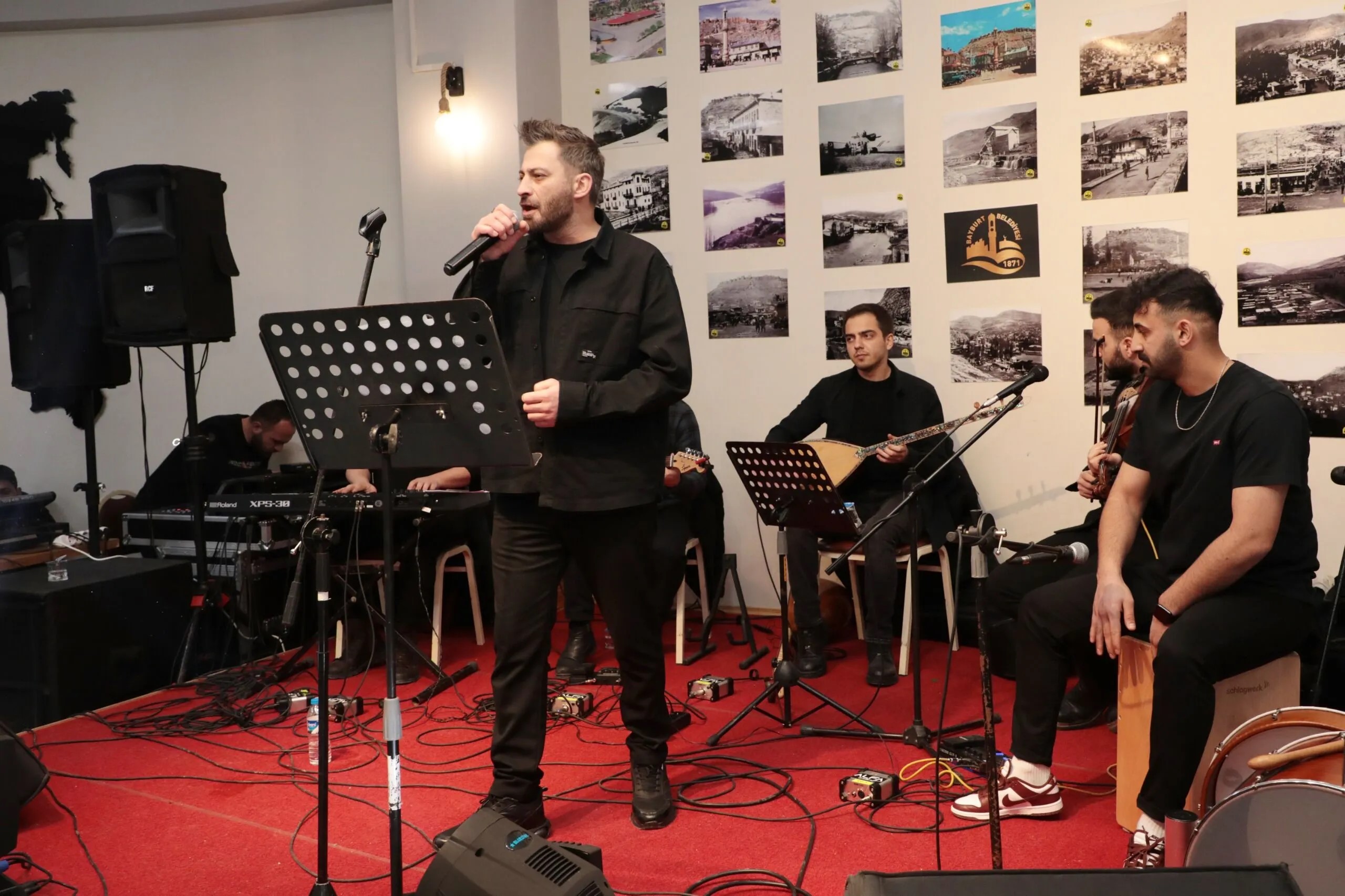 107. Yıl heyecanı kurtuluş yemeği ve canlı müzik ile sona erdi