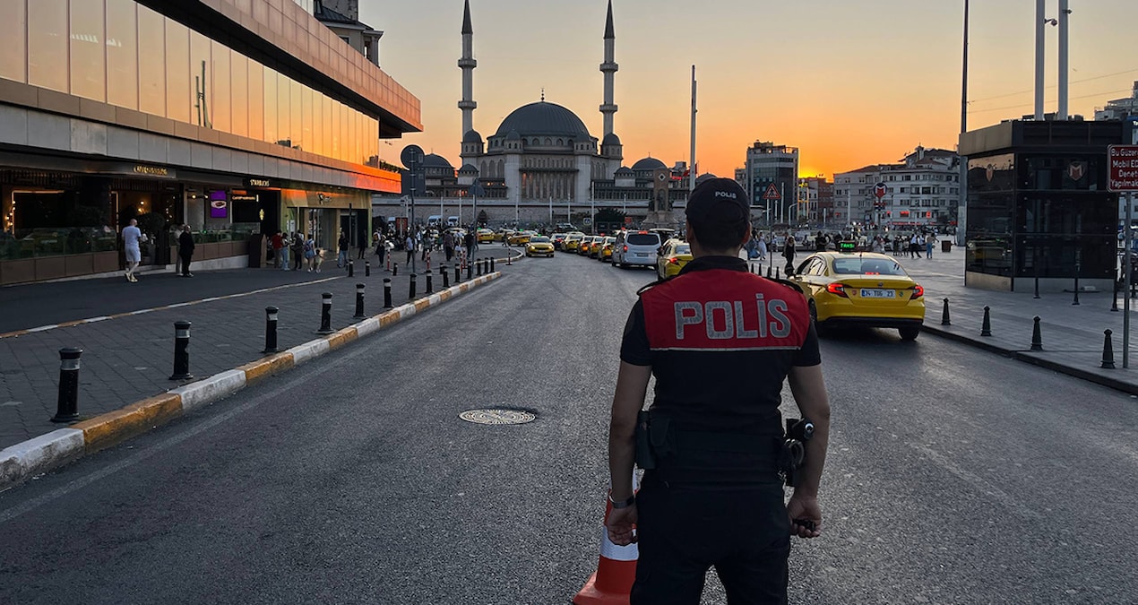 İstanbul polisi kent genelinde teyakkuza geçti - Sözcü Gazetesi