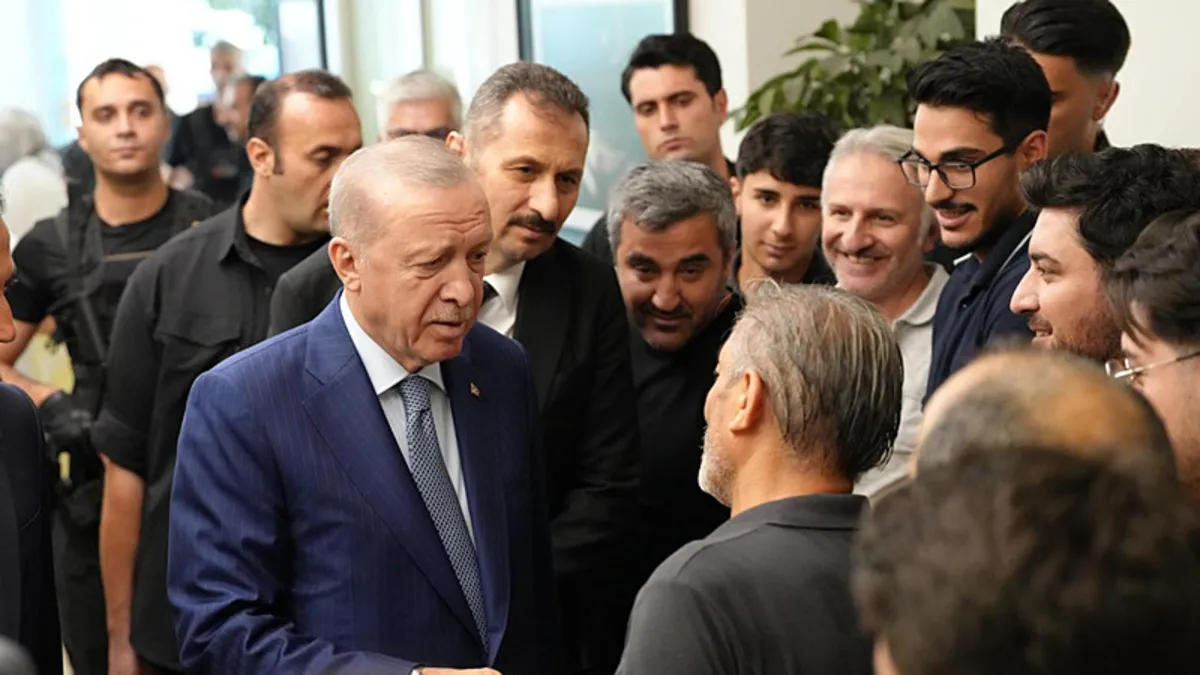 Başkan Erdoğan'dan AK Parti İstanbul İl Başkanlığına sürpriz ziyaret